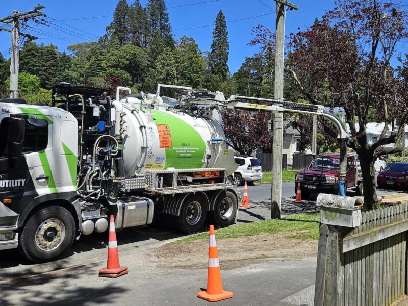 utility_solutions_hydro-excavation_pipe_images-excavation-vacuum_loading-10