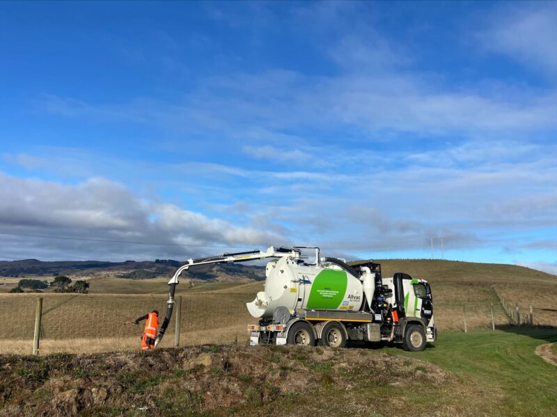 utility_solutions_hydro-excavation_pipe_images-excavation-vacuum_loading-44